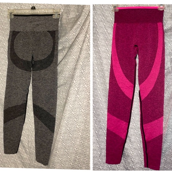 2 pair of EUC Victoria’s Secret PINK Seamless Workout Tights (1 pink & 1 gray) - Picture 1 of 6